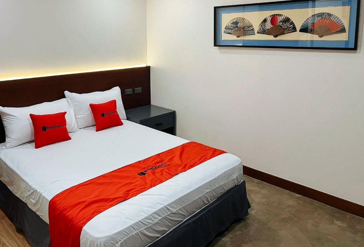 Reddoorz Plus @ Toshiko Boutique Hotel Koronadal City Exteriör bild