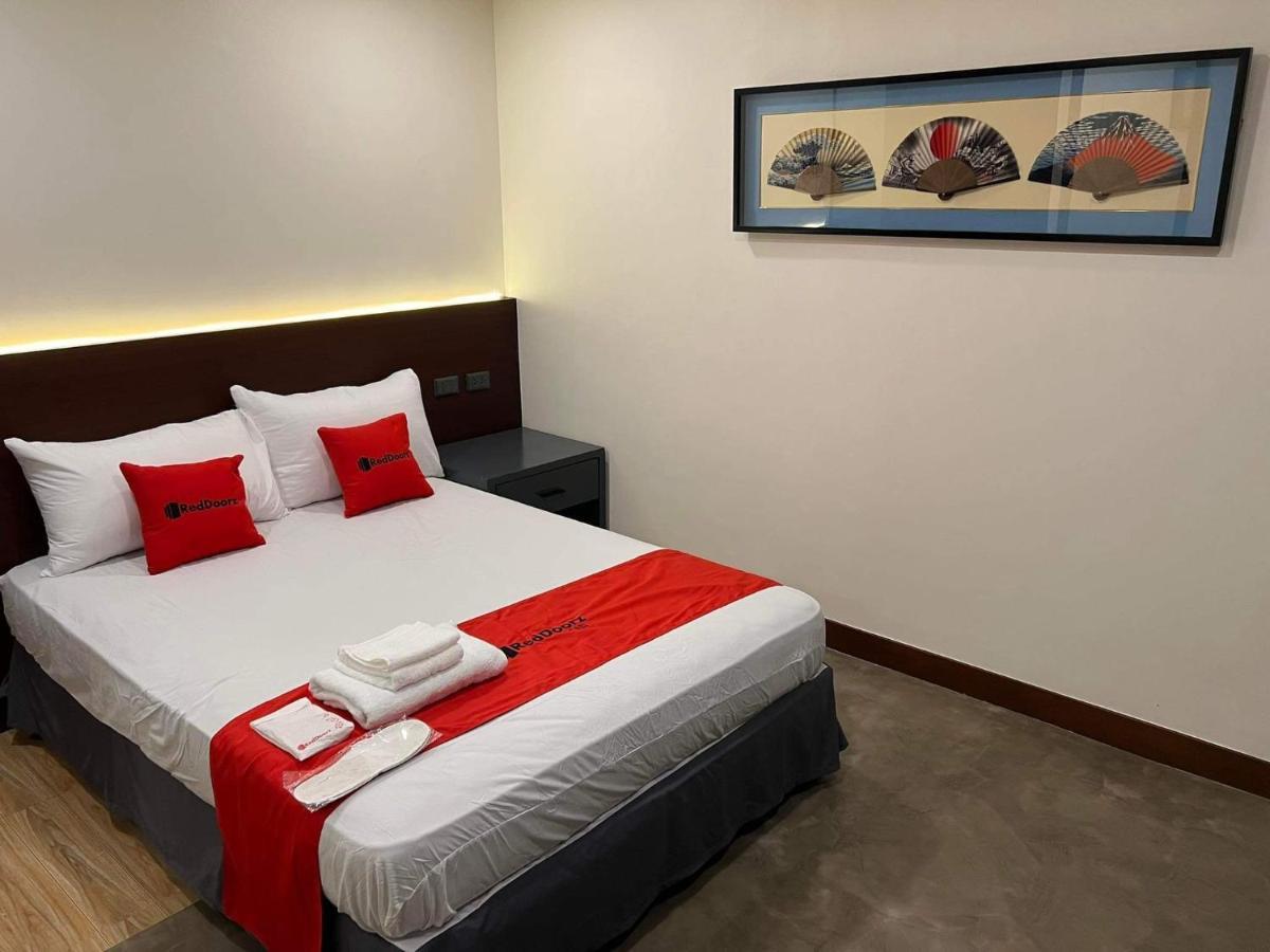 Reddoorz Plus @ Toshiko Boutique Hotel Koronadal City Exteriör bild